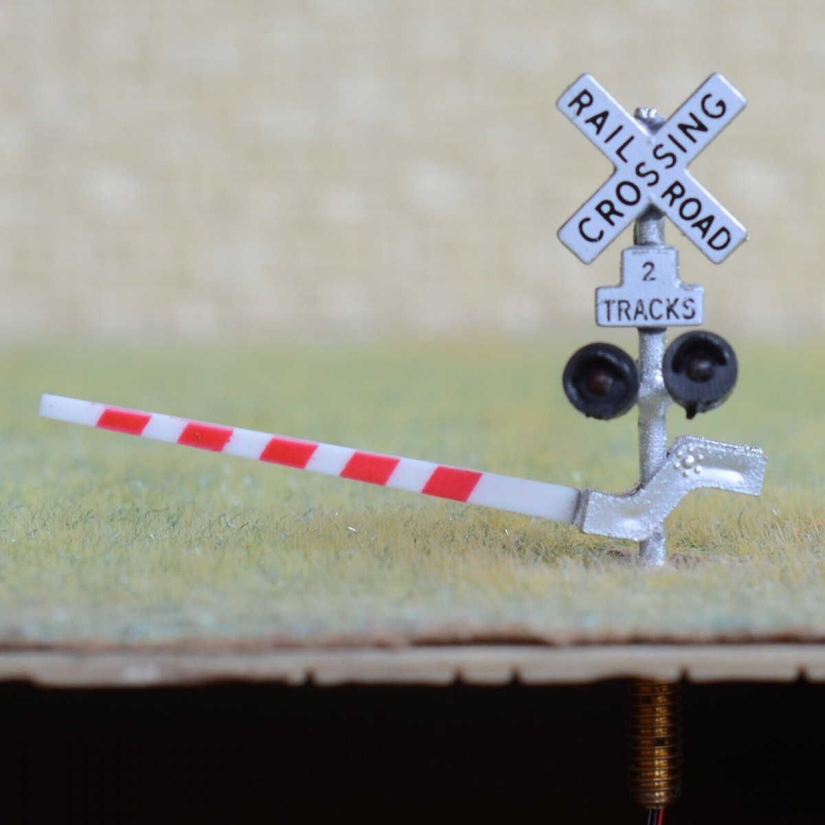 2 x N scale model grade crossing signal gate stop lever 2 track + flasher #NS22